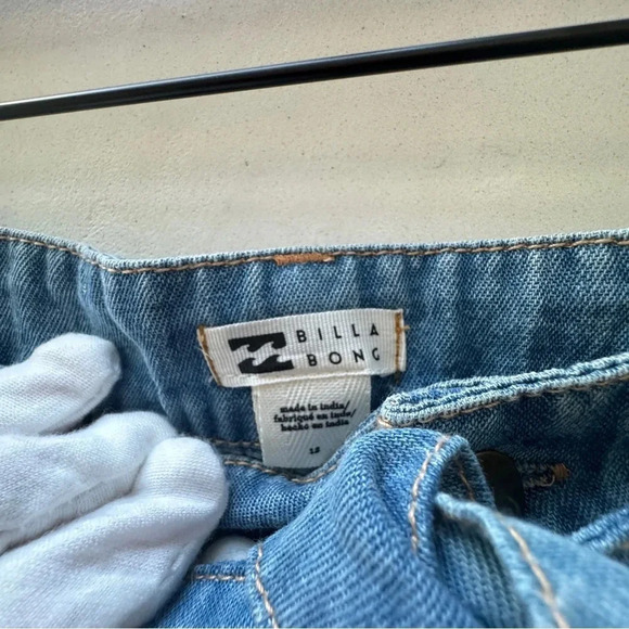 NWT Billabong || Girl’s Chambray Denim Shorts Sz. 12 - Picture 4 of 12